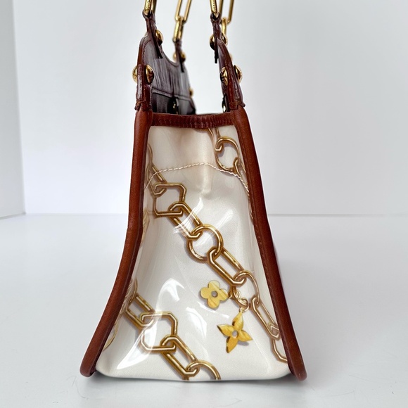 Louis Vuitton Limited Edition White Monogram Charms Cabas PVC bag - Picture 3 of 15